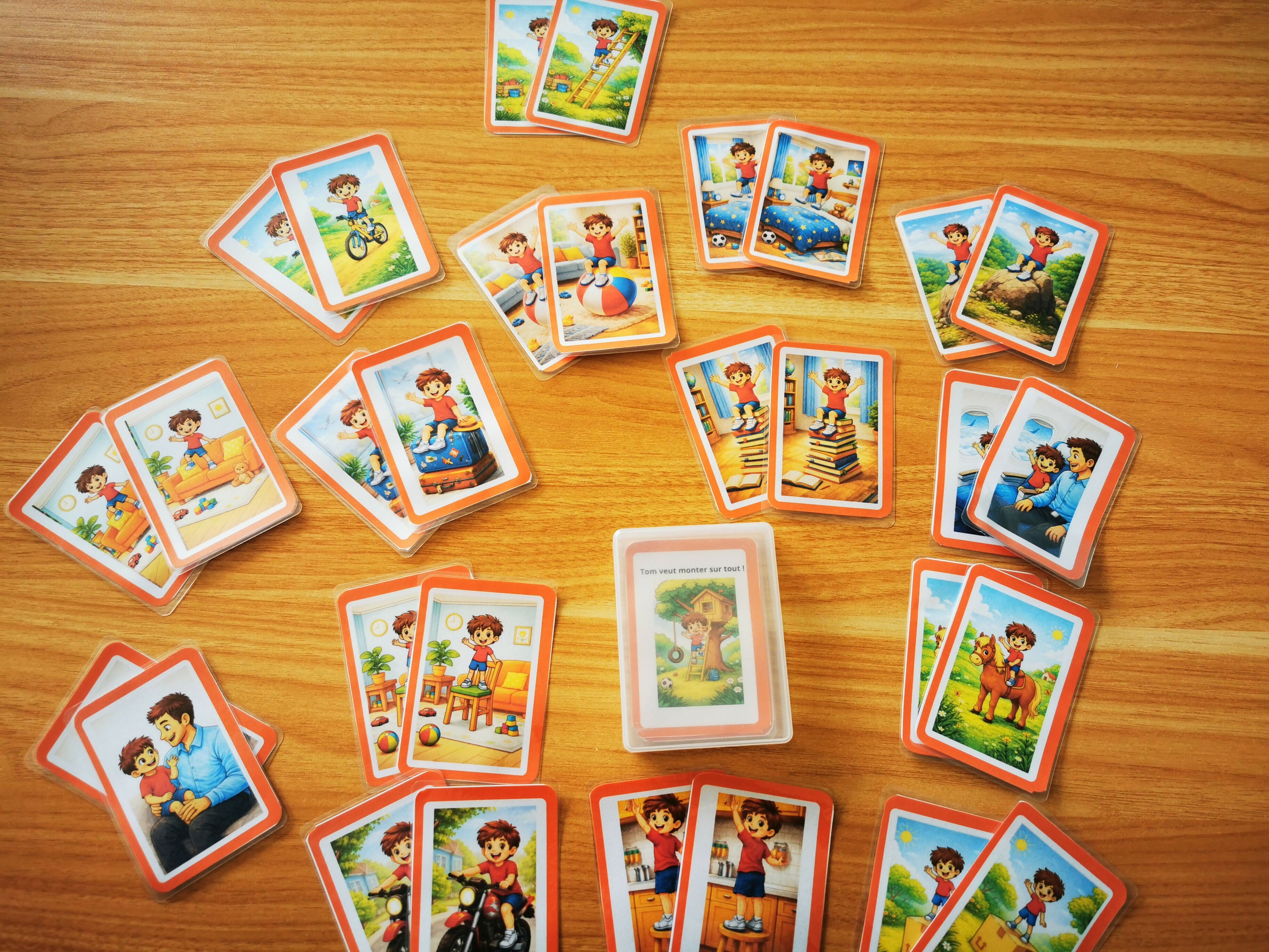 Tom monte sur tout- les cartes