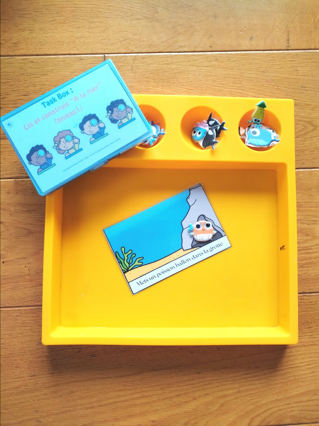 Task Box Lis et Construis &quot;A la Mer&quot; Niveau 1